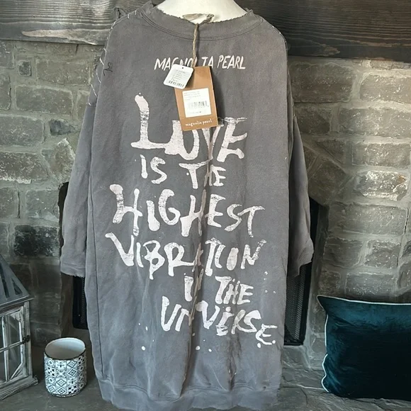Magnolia Pearl Spread Love Hi Lo Francis Pullover sweatshirt - Picture 6 of 7